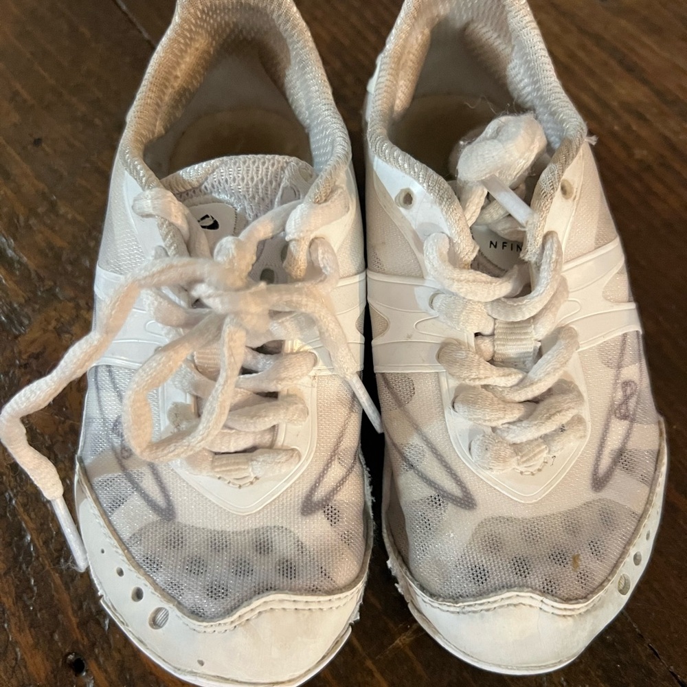 Nfinity Y11 cheer/tumbljng shoes.